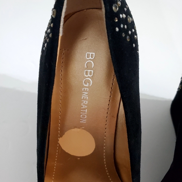 Womans BCBG Generation Elegant Black Wedge Heels with Studded Detail 6.5  Suede